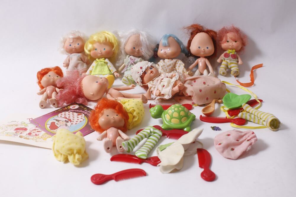 1980s Strawberry Shortcake Doll and Accessory Replacement Lot ~ 260806-WH 725